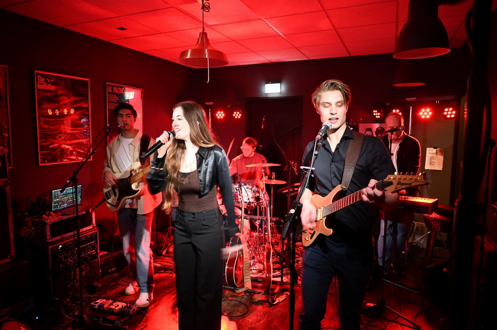 ../Images/10 jaar Ro's Barbershop 066.jpg